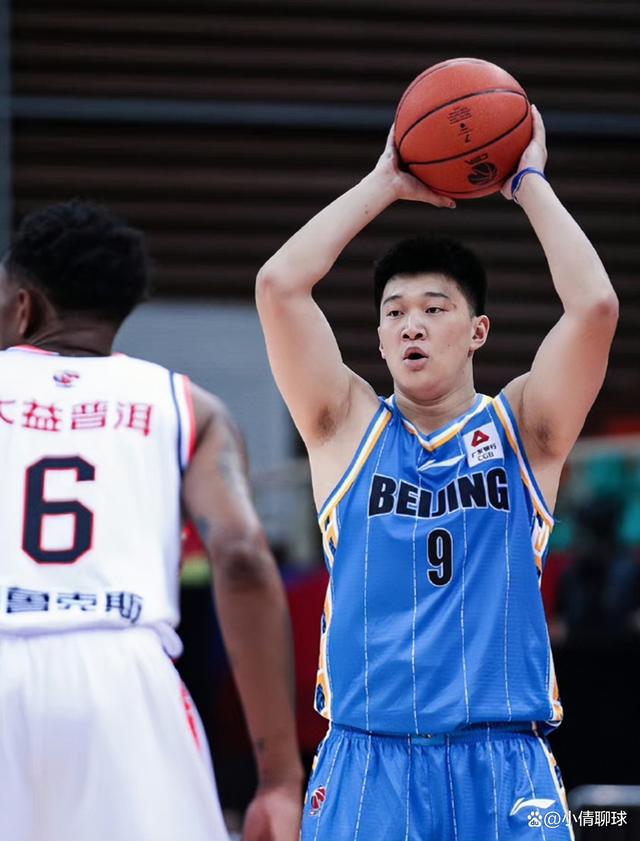 真人-关于冲浪公开赛焦点战：南城迅豹队大胜陇右巨龙队，外线火力全开。轮换效果显现的信息