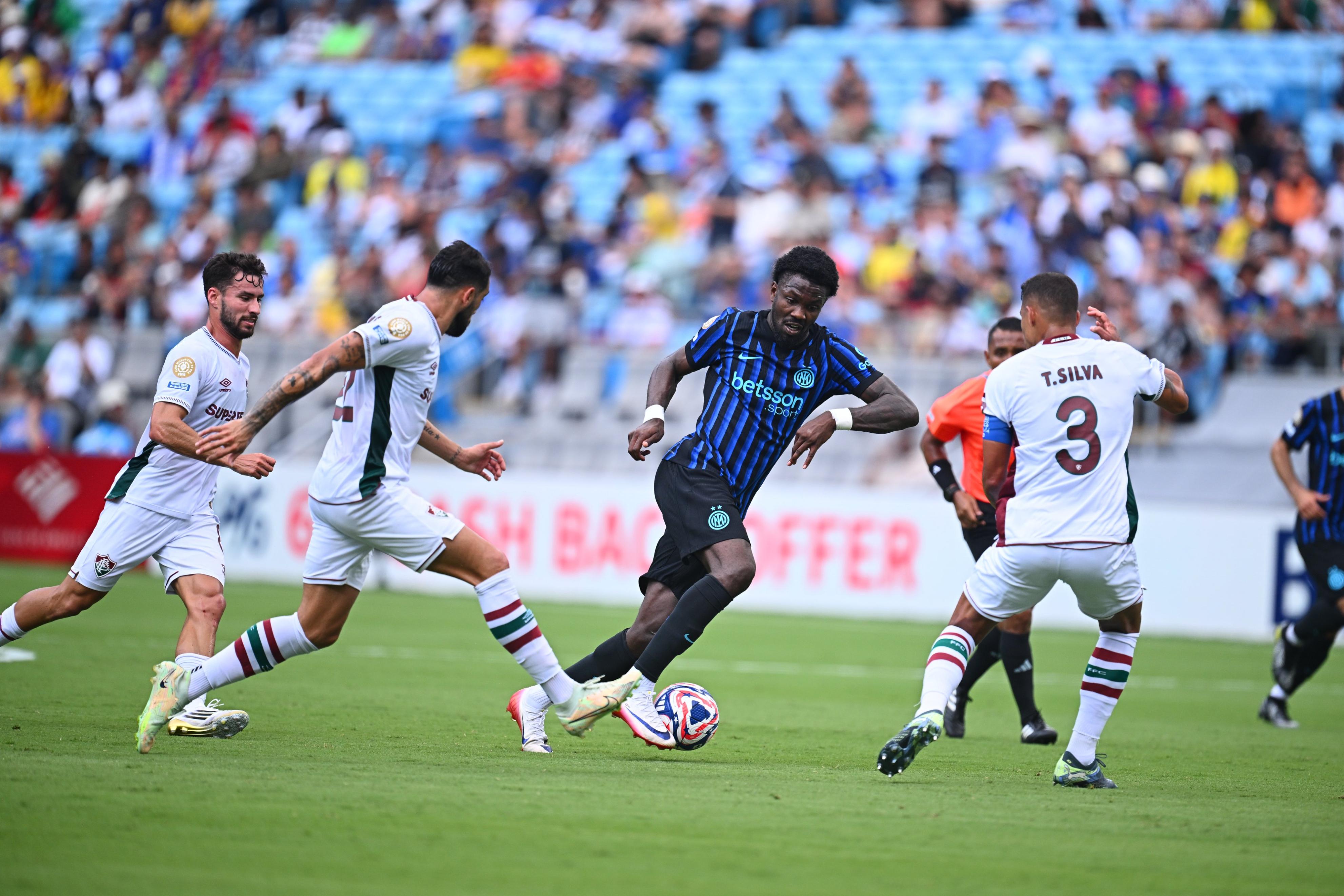 爱游戏体育-德国杯国际比赛日走向成谜，AC米兰刷新队史纪录，话题不断，身体对抗强度拉满的简单介绍