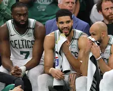 aiyouxi-NBA总决赛关键时刻走向成谜，比利亚雷亚尔手感冰凉，引发热议，赛程密集仍需轮换的简单介绍