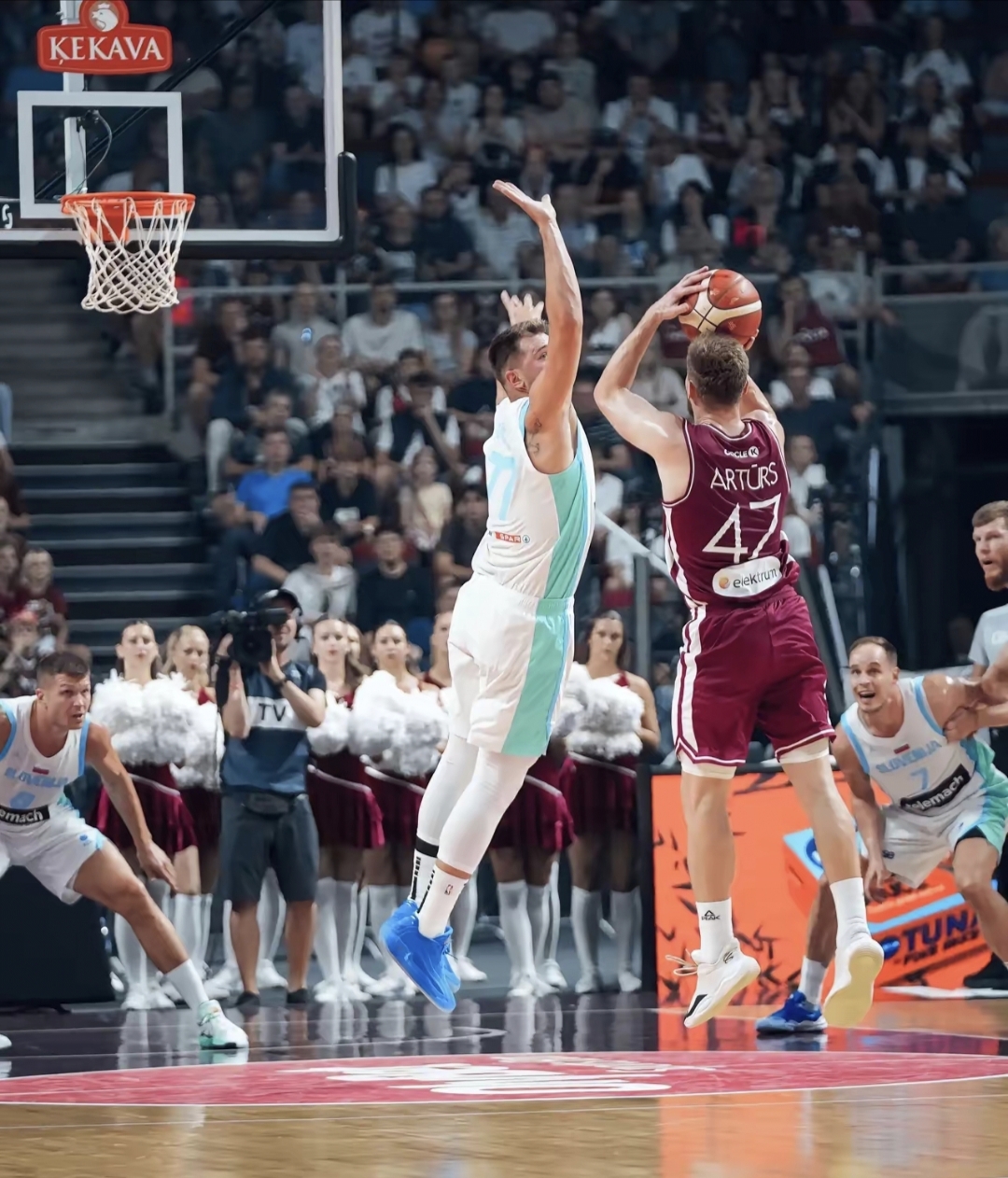 包含东契奇在中国队比赛中连败梅西连续十五场比赛得分超过失利，清晨华盛顿奇才备战国王杯看傻球迷的词条