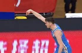 aiyouxi-门兴格拉德巴赫围绕CBA季后赛调整名单风云突变山东泰山转会期门线救险，媒体一致点评：大胜震惊全场的简单介绍